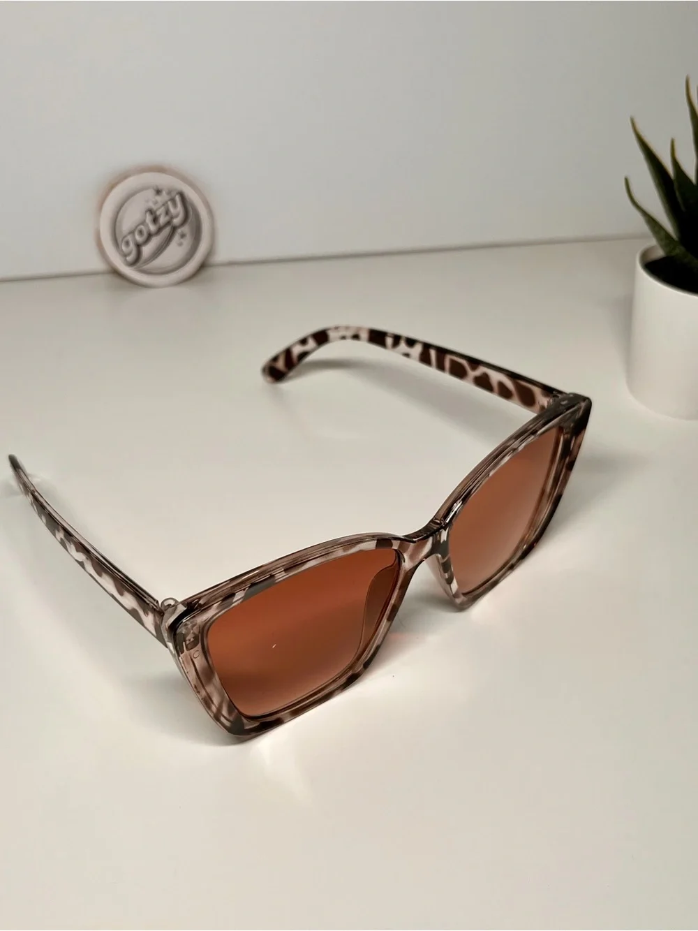 Women's Tortoiseshell Cat-Eye Sunglasses - Brown Lenses